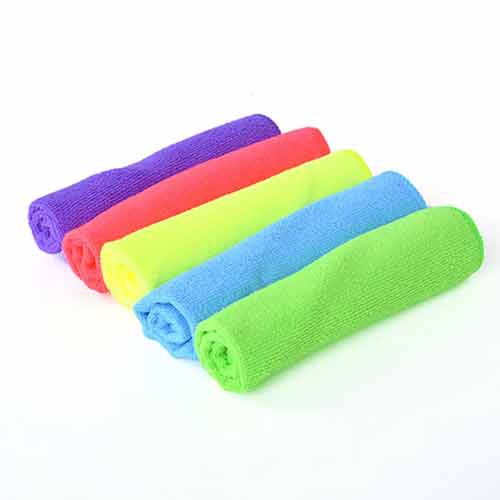 Microfiber Cleaning Cloth Use Microfiber Cloth to Clean Car, Kitchen, Floor and Windows